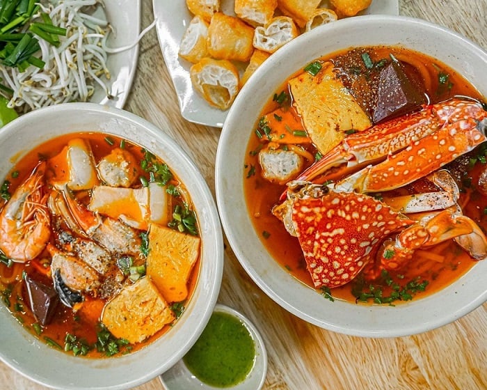 Crab tapioca noodle soup